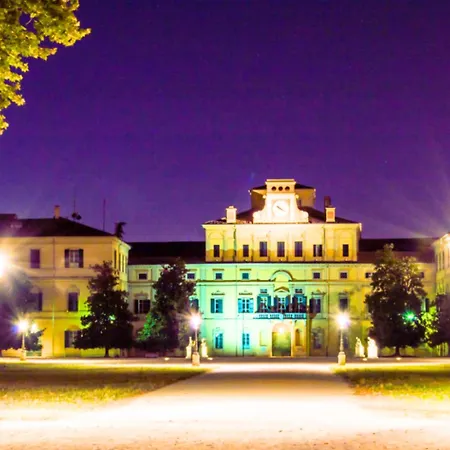 Peppe Fontana Del Trianon Gasthof Parma